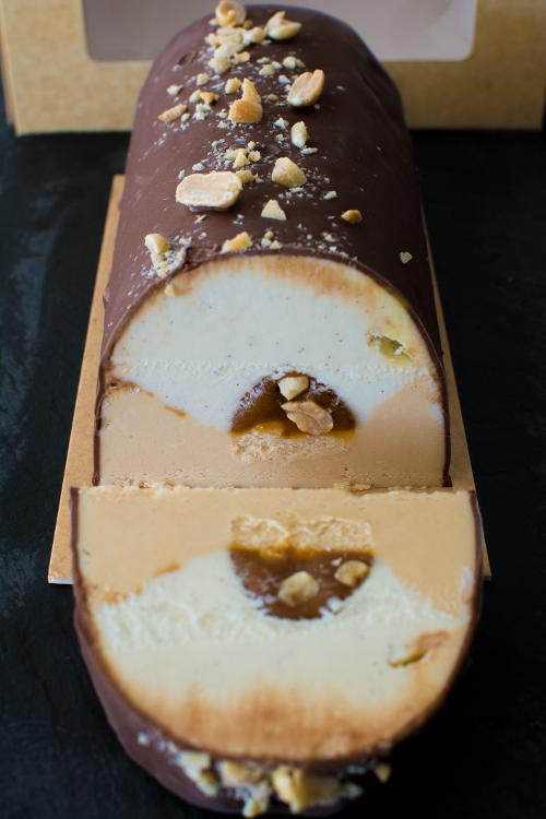 Bûche glacée cacahuète, vanille & caramel